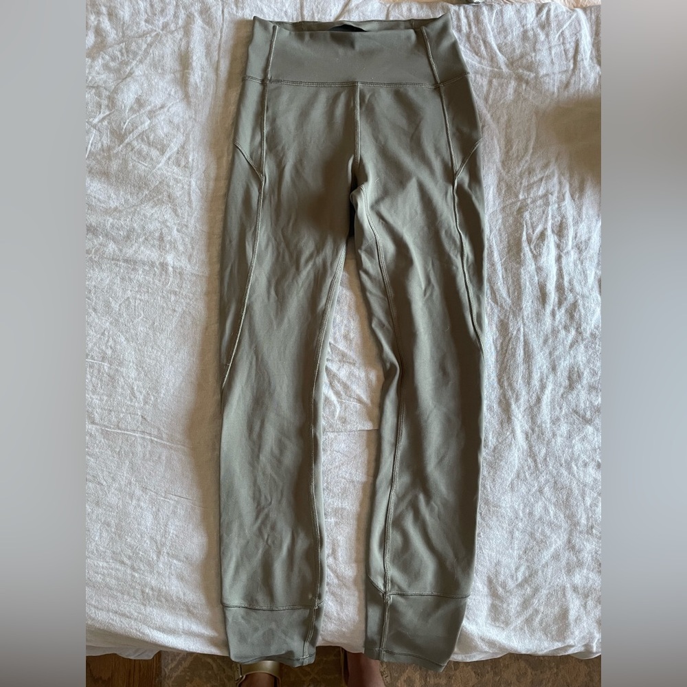 Lululemon leggings in sage grey size 4